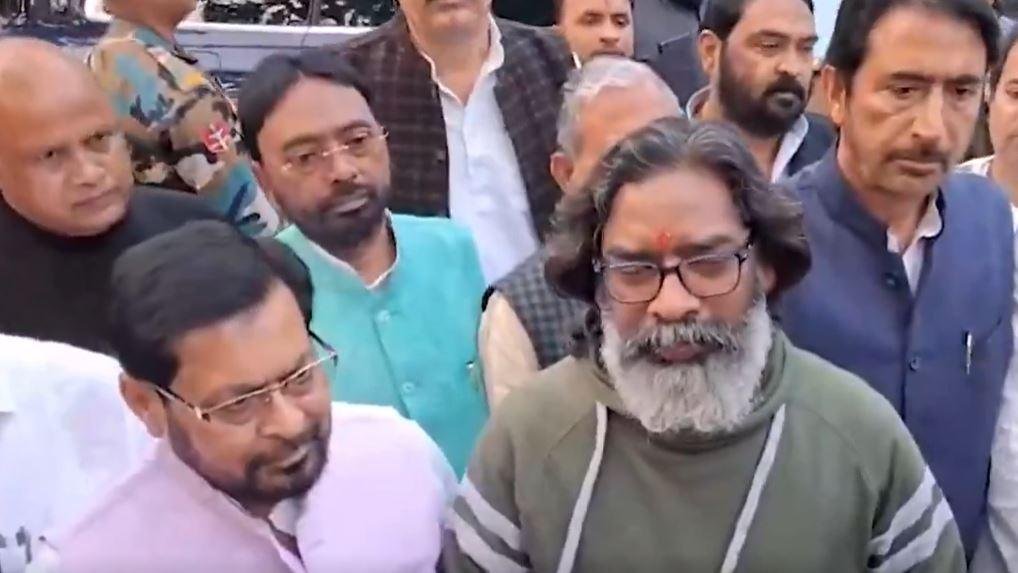 Breaking : हेमंत सोरेन ने दिया सीएम पद से इस्तीफा, इस दिन बनेगी नई सरकार...