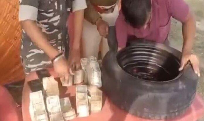 Giridih Cash Scandal : कार के टायर में छुपाकर ले जाया जा रहा था 50 लाख रुपए, जेएमएम-बीजेपी में टक्कर...