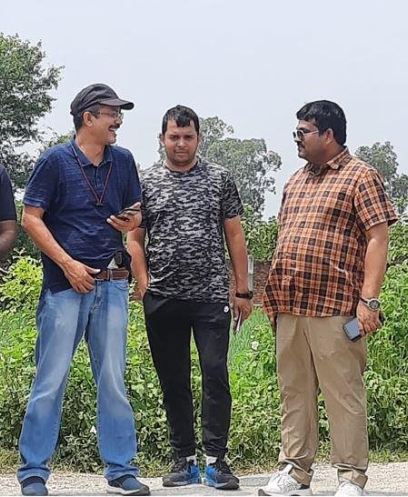 बाबा सिद्दीकी मर्डर केस में गिरफ्तार शूटर शिवा से पूछताछ में मिली जानकारी साझा करने वाले यूपी एसटीएफ चीफ अमिताभ यश (टोपी पहने हुए) की फाइल फोटो। 