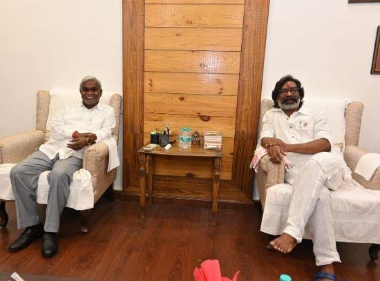 Hemant Soren की भाजपा को नया झटका देने की तैयारी, चंपई की वापसी पर मंथन फाइल फोटो