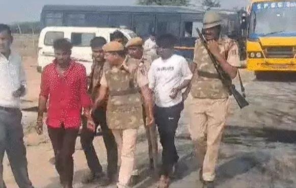 SDM Slapped Case : नरेश मीणा की गिरफ्तारी के बाद टोंक में फिर बवाल नरेश मीणा की गिरफ्तार पर बवाल काटने वालों की धरपकड़ शुरू।
