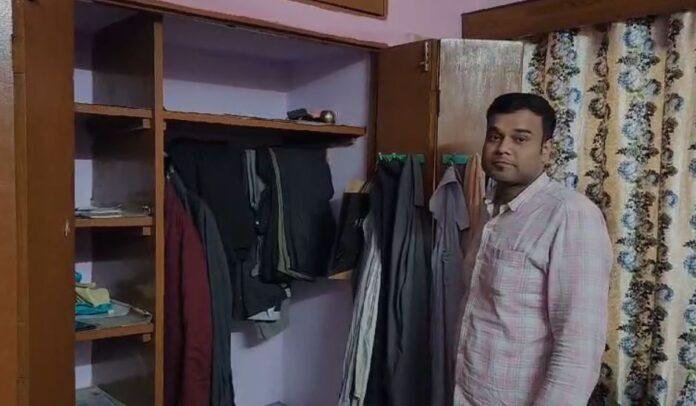 Bokaro Crime : नाईट ड्यूटी पर थे, बीएसएल अधिकारी के घर पर पड़ गया डाका, लाखों का सामान और...