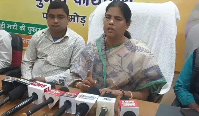 दड-min Dhanbad : अगर छेड़ेंगे तो छोड़ेंगे नहीं-अपर्णा सेनगुप्ता ने दी डाली चेतावनी...