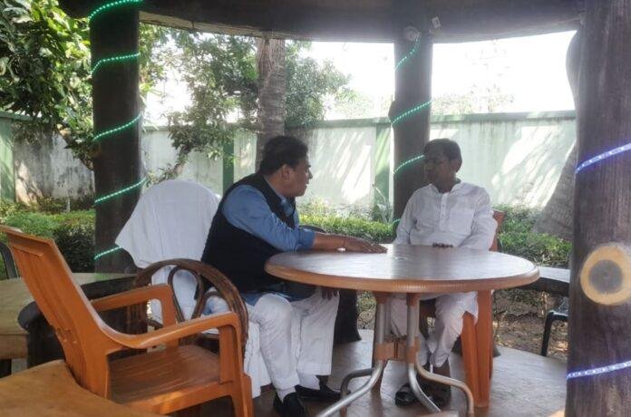 Jamtara : वीरेंद्र मंडल को बनाने पहुंचे हिमंता कहा-घुसपैठियों की सरकार है हेमंत सोरेन की सरकार...