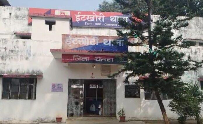 Chatra : अवैध बालू के धंधेबाजों पर बड़ी कार्रवाई, तीन ट्रैक्टरों को...