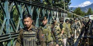 मणिपुर में ताजा हिंसा के बाद गश्त करते असम रायफल्स के जवान।