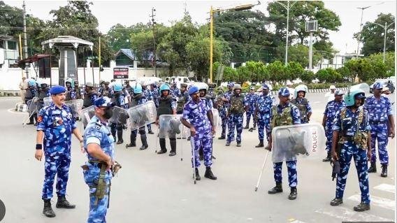 Manipur में ताजा Violence के बाद 50 कंपनी सीएपीएफ भेज रहा केंद्र मणिपुर में सुरक्षा बल तैनात