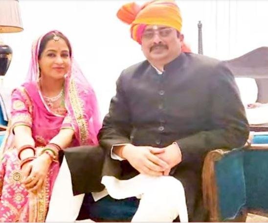 कुंडा विधायक रघुराज प्रताप सिंह उर्फ राजा भैया और उनकी पत्नी भानवी कुमारी सिंह की फाइल फोटो