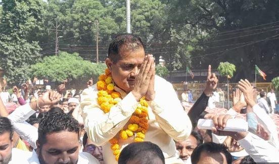 सुर्खियों में छाए कुंदरकी से भाजपा प्रत्याशी रामवीर सिंह। 