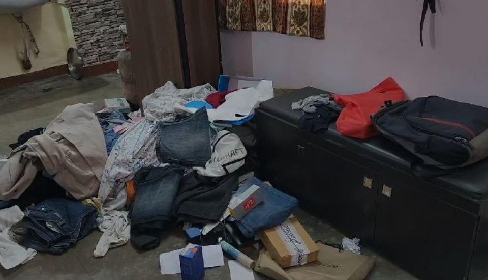 Bokaro Crime : चोरी के बाद बिखरा सामान