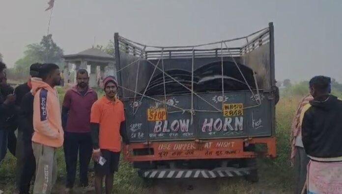 Bokaro : धड़ल्ले से चल रहा है स्क्रैप चोरी का धंधा, ग्रामीणो ने धरा और...