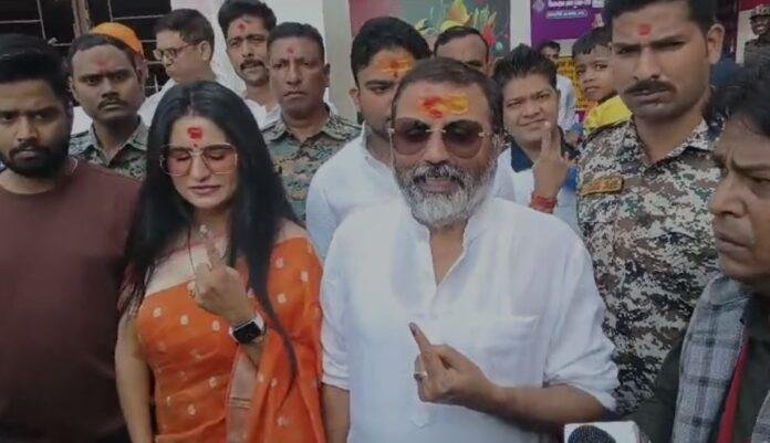 Jharkhand Assembly Election : सांसद निशिकांत दुबे ने पत्नी के साथ किया मतदान, किया ये दावा...