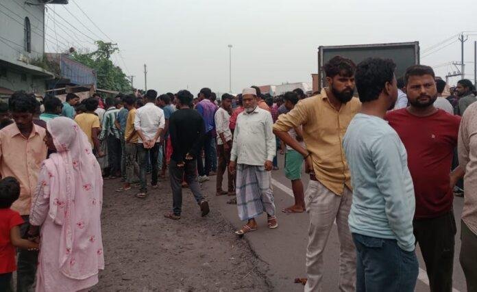 ीूब-min Dhanbad में दर्दनाक सड़क हादसा, एक ही परिवार के तीन ने गंवाई जान, एक गंभीर...