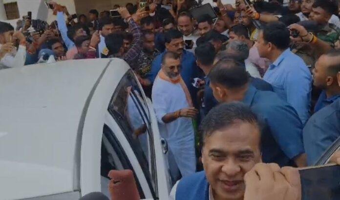 Breaking : निरंजन राय को मना हेलिकॉप्टर से ले उड़े हिमंता...