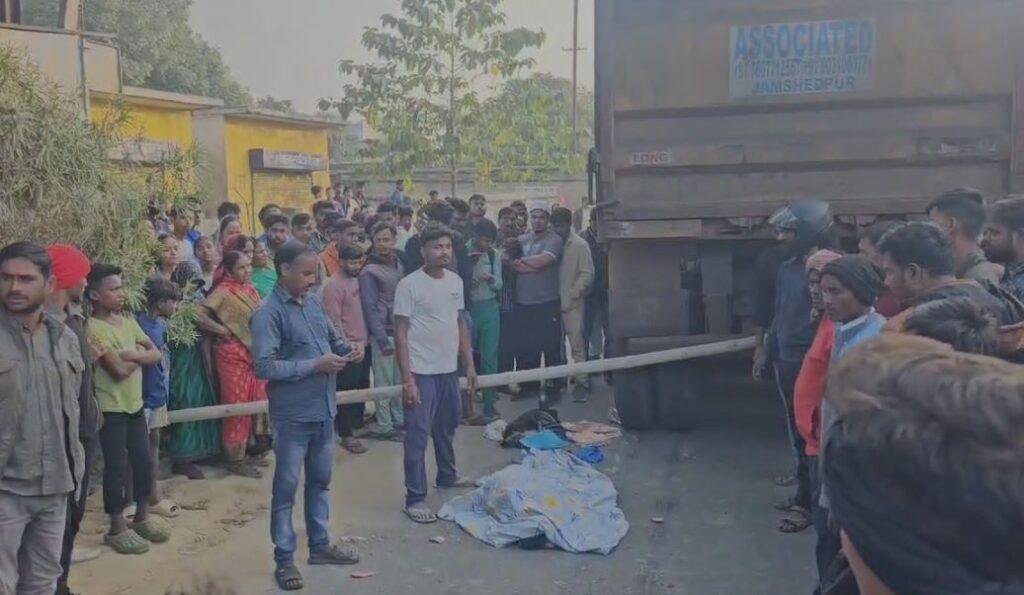Hazaribagh Accident : दर्दनाक सड़क दुर्घटना में मां-बेटे की मौत, ग्रामीणों ने कर दिया बवाल और फिर 2 22Scope News ूगज min 22Scope News