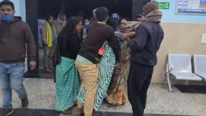 सड़क हादसे में बाइक सवार 2 दोस्तों की मौत