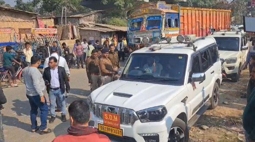 Breaking : झुग्गी-झोपड़ी के लोगों ने DM को बनाया बंधक | 22Scope News Begusarai DM 1 22Scope News