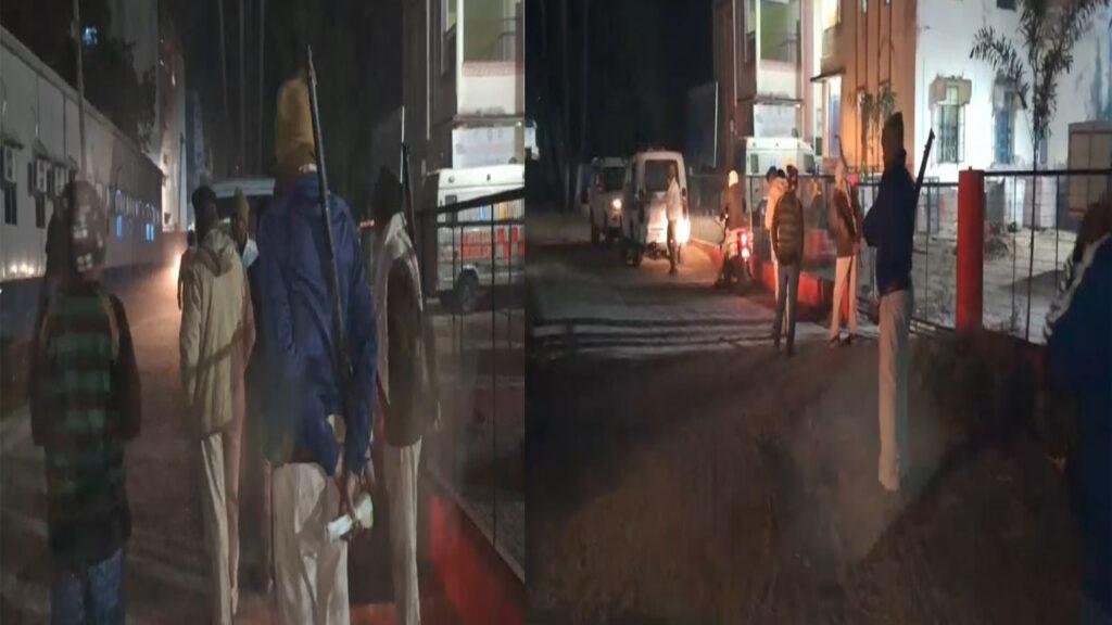 सड़क हादसे में 3 लोगों की दर्दनाक मौत, 2 घायल
