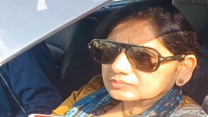 बुढ़ापे में सेठिया गए हैं लालू यादव - लवली आनंद