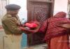 पुलिस ने पेश किया मानवता का मिसाल, जख्मी एक माह के बच्चे को गोद में उठाकर पहुंचाया अस्पताल