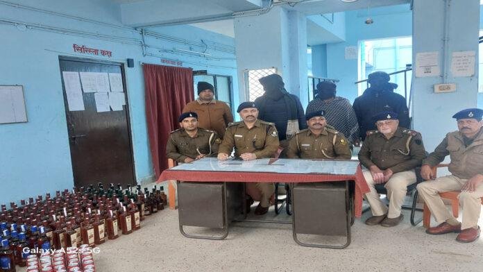 शराब के साथ 3 धंधेबाज गिरफ्तार