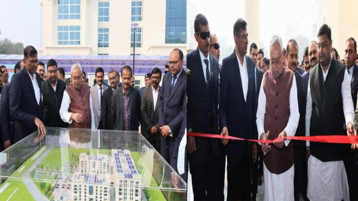 CM नीतीश ने पटना समाहरणालय भवन का किया उद्घाटन