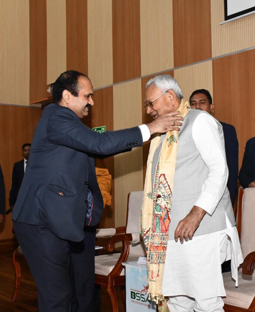 विमेंस एशियन हॉकी चैंपियंस ट्रॉफी : मुख्यमंत्री ने विजेता टीम की खिलाड़ियों को किया सम्मानित 2 22Scope News Nitish Khel 4 22Scope News