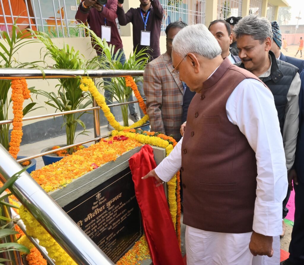 प्रगति यात्रा के दौरान मोतिहारी पहुंचे नीतीश, कई योजनाओं का किया उद्घाटन व शिलान्यास
