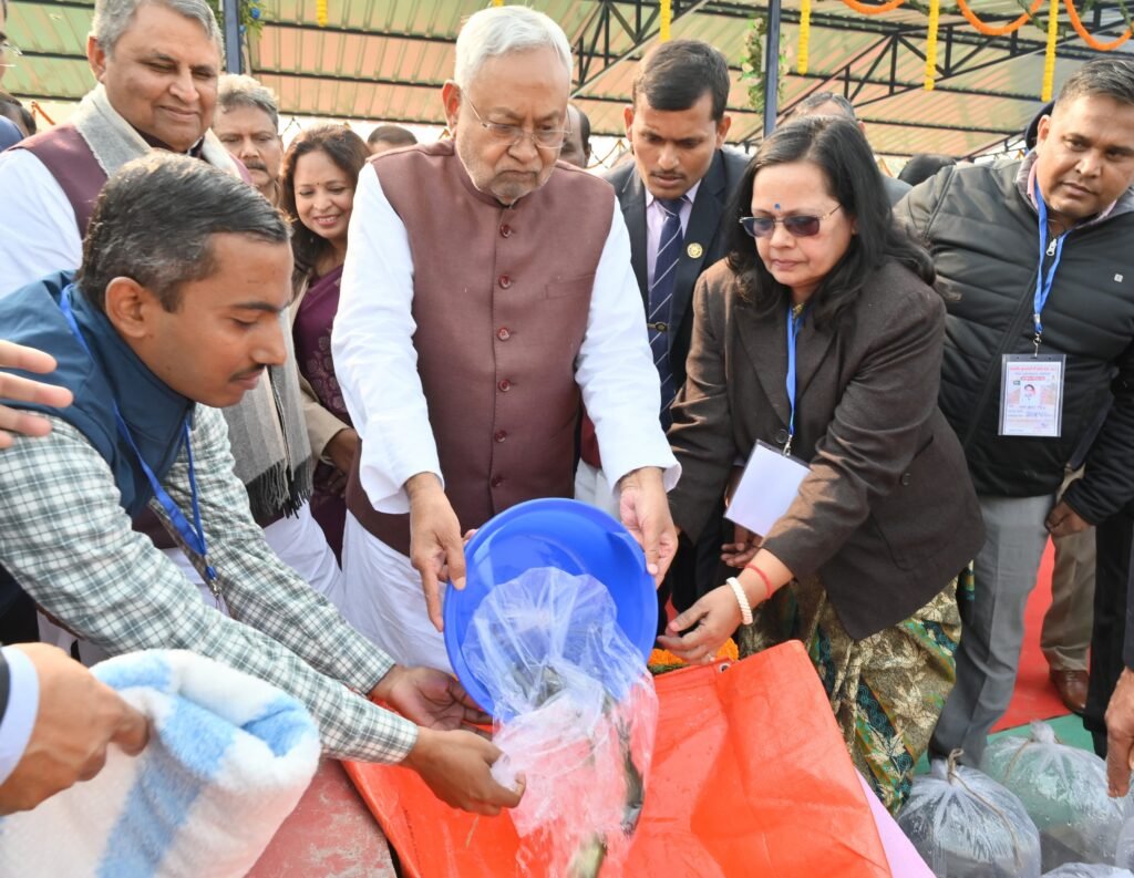 प्रगति यात्रा के दौरान मोतिहारी पहुंचे नीतीश, कई योजनाओं का किया उद्घाटन व शिलान्यास