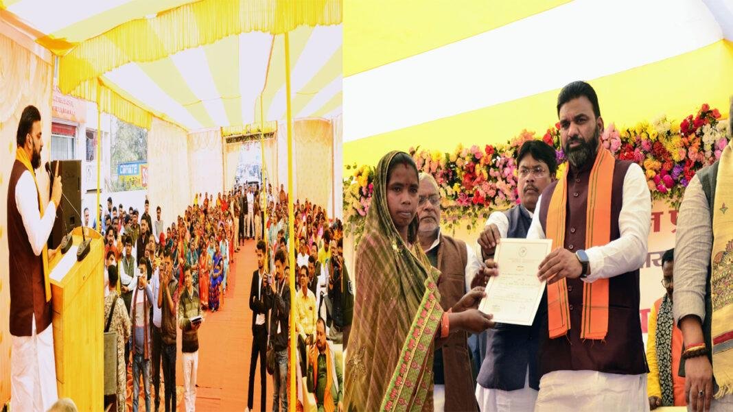 सम्राट ने जीविका दीदियों को वितरित किया प्रमाणपत्र