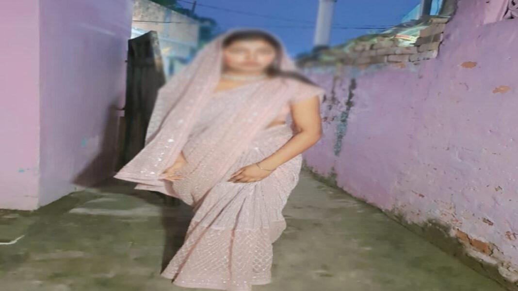 लड़की ने अपने बॉयफ्रेंड से तंग आकर गले में फंदा लगाकर की आत्महत्या