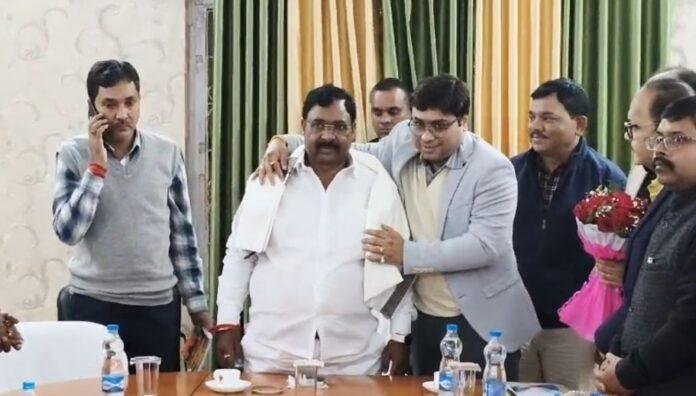 Jamshedpur : मंत्री संजय प्रसाद ने विभागीय अधिकारियों के साथ की अहम बैठक...