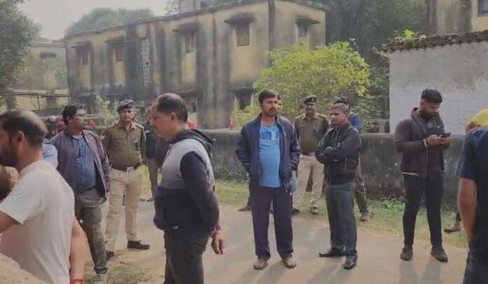 Bokaro Suicide : रेलवे कर्मी का फांसी के फंदे से झूलता मिला शव, जांच में जुटी पुलिस...