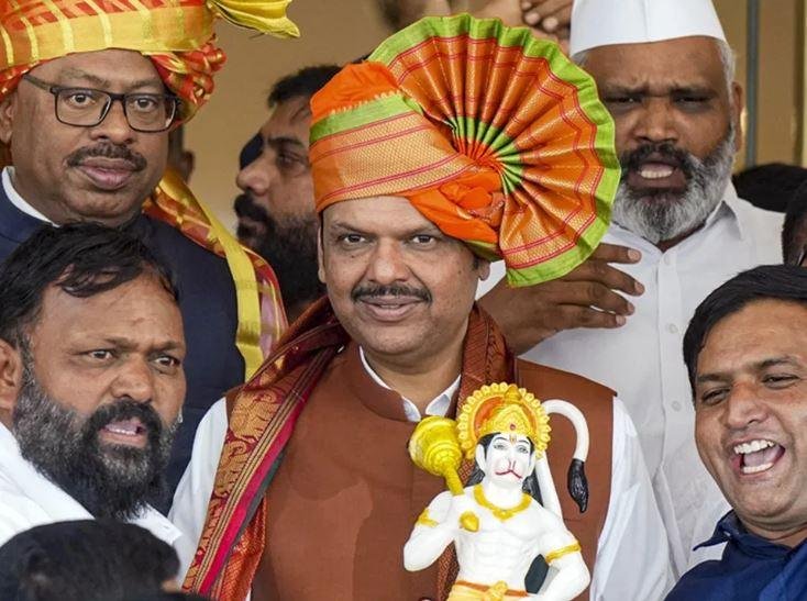 महाराष्ट्र भाजपा विधायक दल के नेता चुने गए देवेंद्र फडणवीस। 