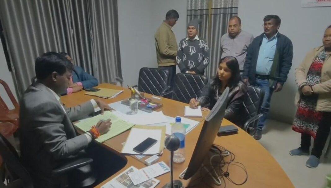 Ranchi : डीसी मंजूनाथ भजंत्री ने शहर अंचल कार्यालय का किया औचक निरीक्षण, दिये ये निर्देश...