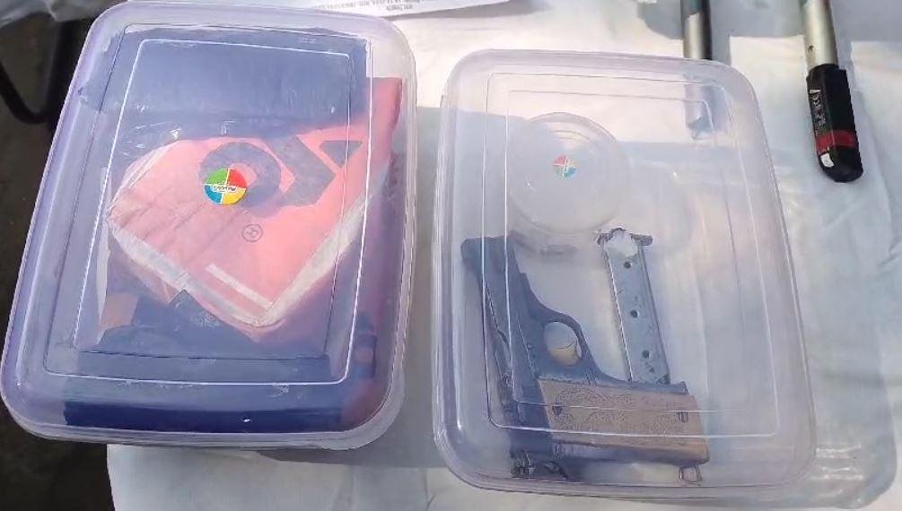 Dhanbad Crime : आरोपी के पास से जब्त सामान