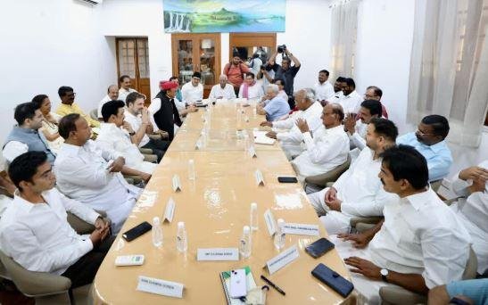 इंडिया गठबंधन के नेताओं की बैठक की फाइल फोटो