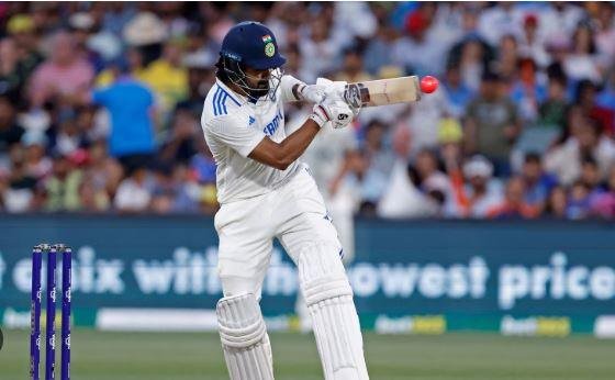 IND vs AUS : हार की कगार पर टीम इंडिया, दूसरी पारी में आधी टीम ढेर 4 22Scope News एडिलेड के दूसरे टेस्ट में दूसरी पारी में भी नहीं चले कप्तान रोहित शर्मा