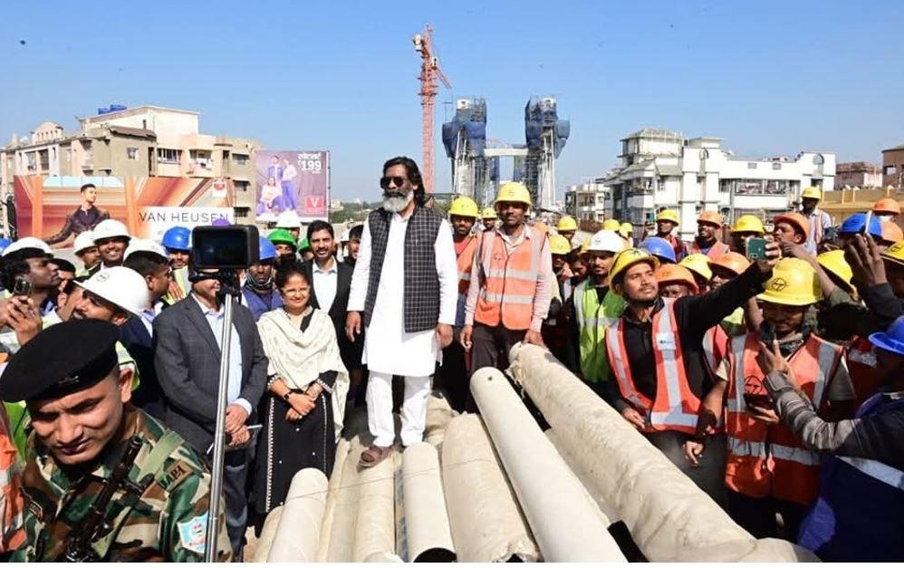 Breaking : रांची को जल्द मिलेगा एक और नए फ्लाईओवर की सौगात, सीएम हेमंत सोरेन ने किया निरीक्षण... 2 22Scope News कग7ग min 22Scope News