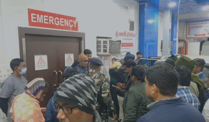 Dhanbad Breaking : अपराधियों ने सीमेंट कारोबारी को मारी गोली, गंभीर...