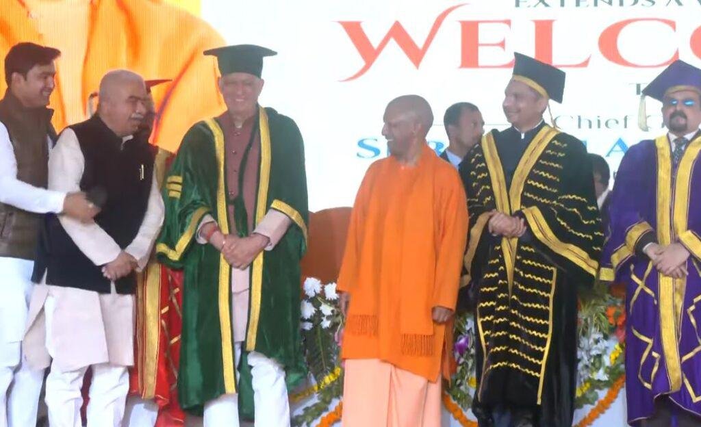 विज्ञान और रिफॉर्म से पीछे हटने वाला समाज आगे नहीं बढ़ता, CM Yogi का गूढ़ संदेश कानपुर के दीक्षांत समारोह में सीएम योगी