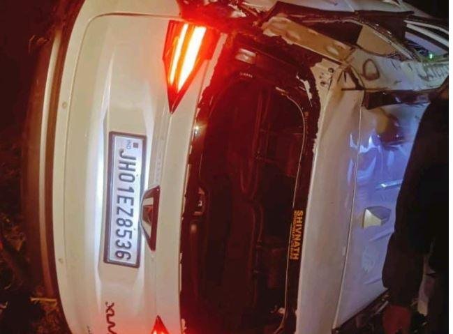 Lohardaga Accident : क्रिसमस की खुशी गम में बदली, सड़क हादसे में बीएस कॉलेज के पूर्व प्राचार्य सहित 3 की मौत