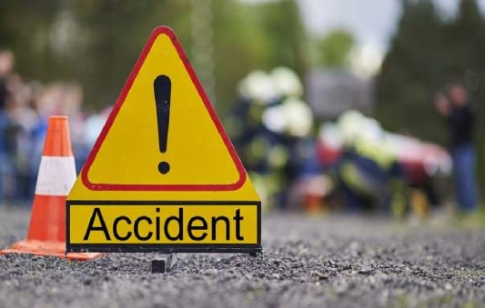 Gumla Accident : दर्दनाक सड़क हादसे में दो दोस्तों की मौत, एक गंभीर...