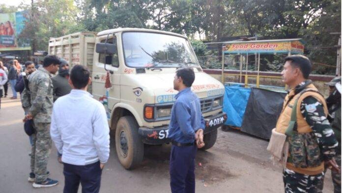 Dhanbad : बेखौफ माफिया ! खनन विभाग की टीम पर बालू माफियाओं का हमला...