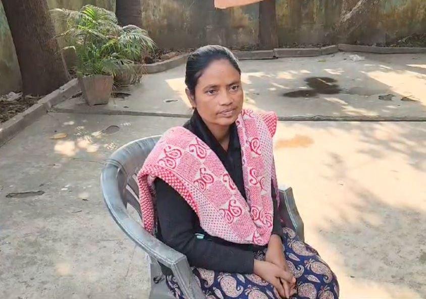थाने में अमिता बिरुआ