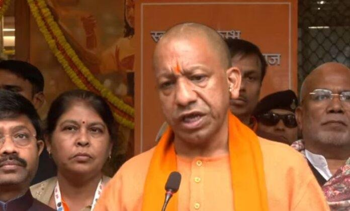 प्रयागराज में सीएम योगी 2 मंगलवार को प्रयागराज में महाकुंभ की तैयारियों को लेकर मीडिया से मुखातिब हुए सीएम योगी आदित्यनाथ।