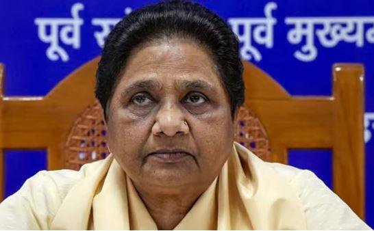 गंभीर मंथन मुद्रा में मायावती