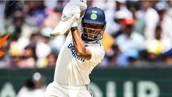 यशस्वी जायसवाल मेलबर्न में अपनी पारी के दौरान शॉट लगाते हुए। 