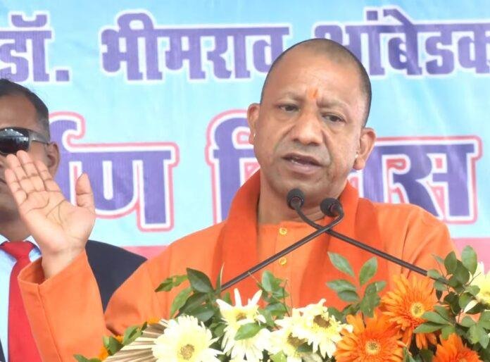 लखनऊ के कार्यक्रम में शुक्रवार को सीएम योगी आदित्यनाथ।