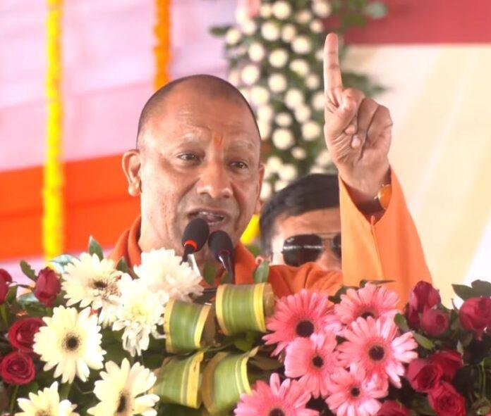 वाराणसी के पिंडरा में शनिवार की सीएम योगी आदित्यनाथ।